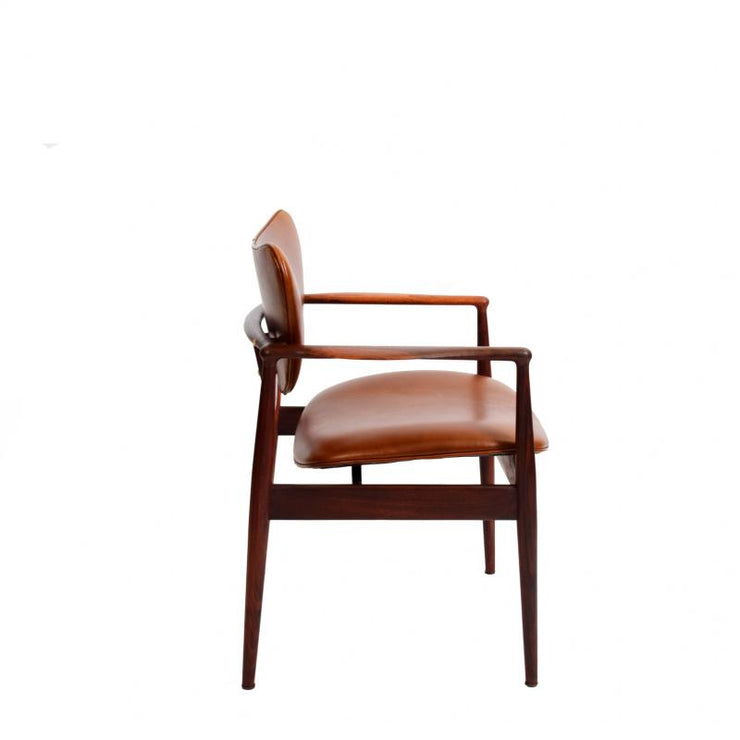 House of Finn Juhl - 48 Chair in Walnut Wood - Armchair 