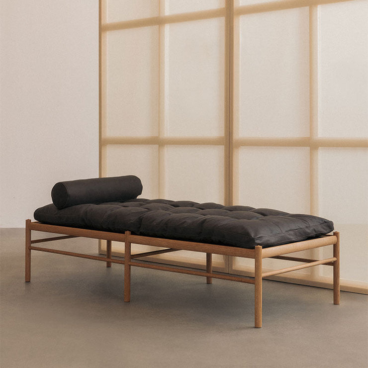 OW150 Daybed in Terra Leather