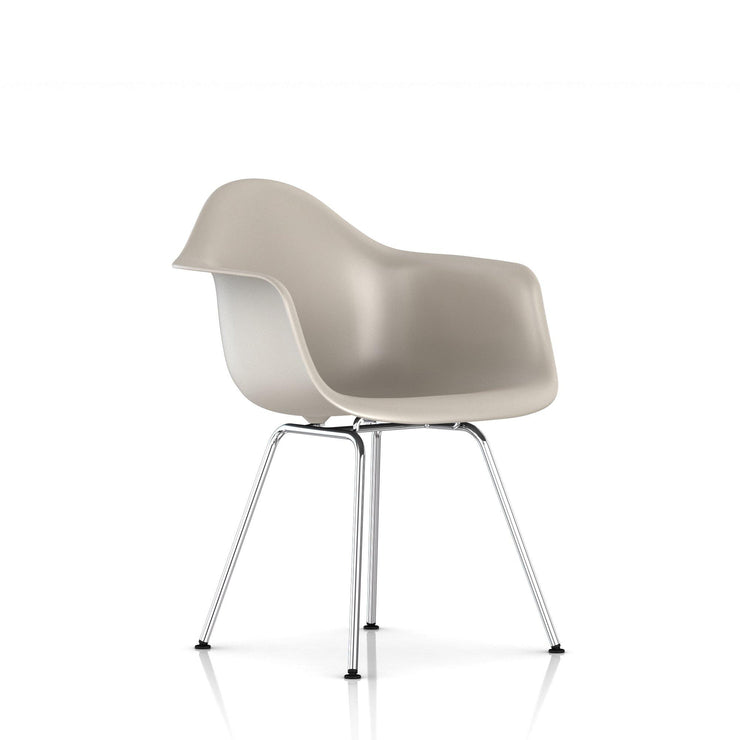 Herman Miller - Eames Molded Plastic Armchair 4-leg Base - Dining Chair 