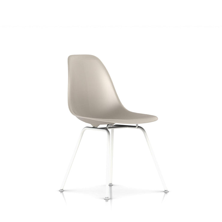 Herman Miller - Eames Molded Plastic Side Chair 4-leg Base - Dining Chair 