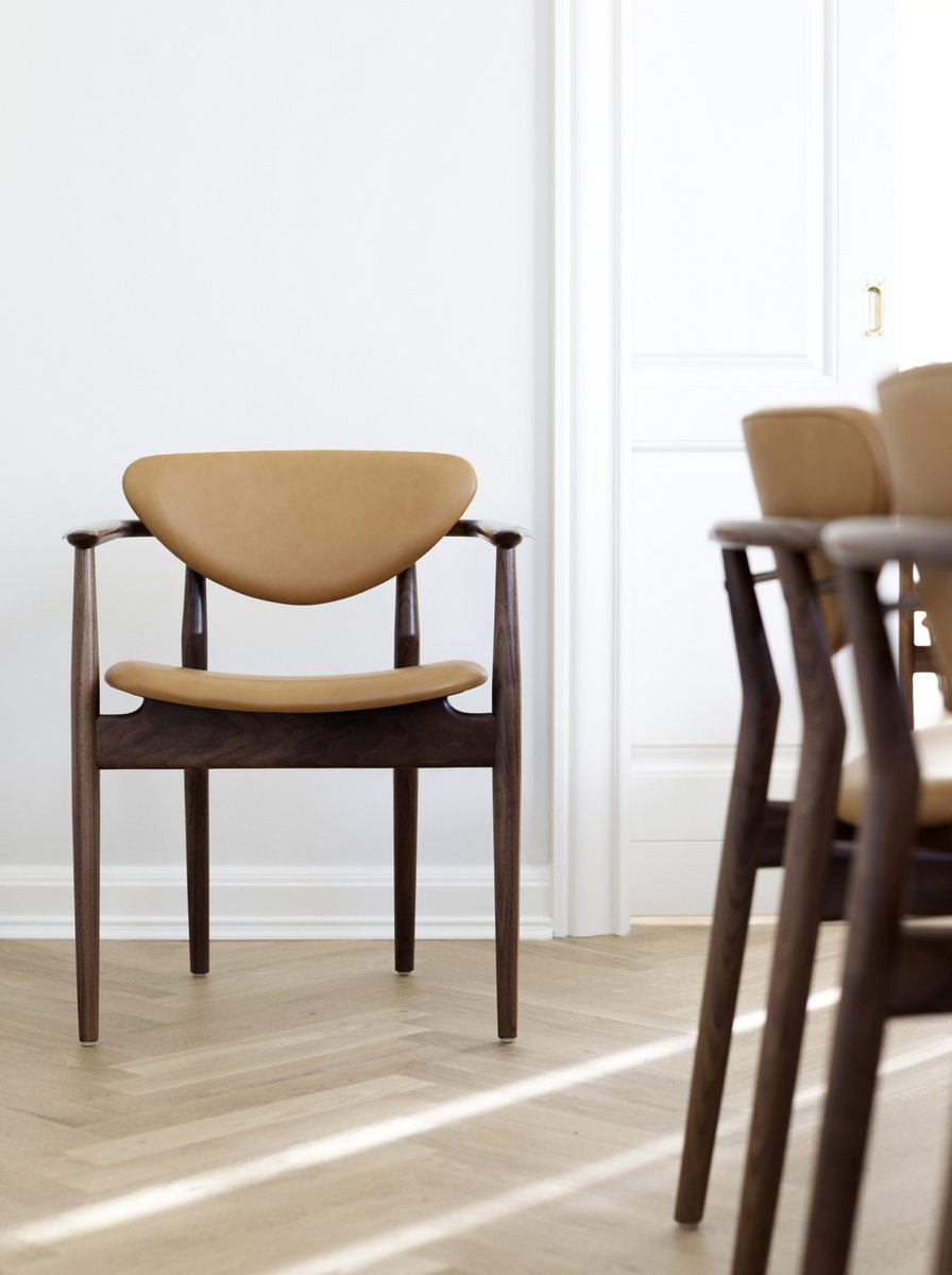 House of Finn Juhl - 109 Chair in Walnut Wood - Dining Chair 