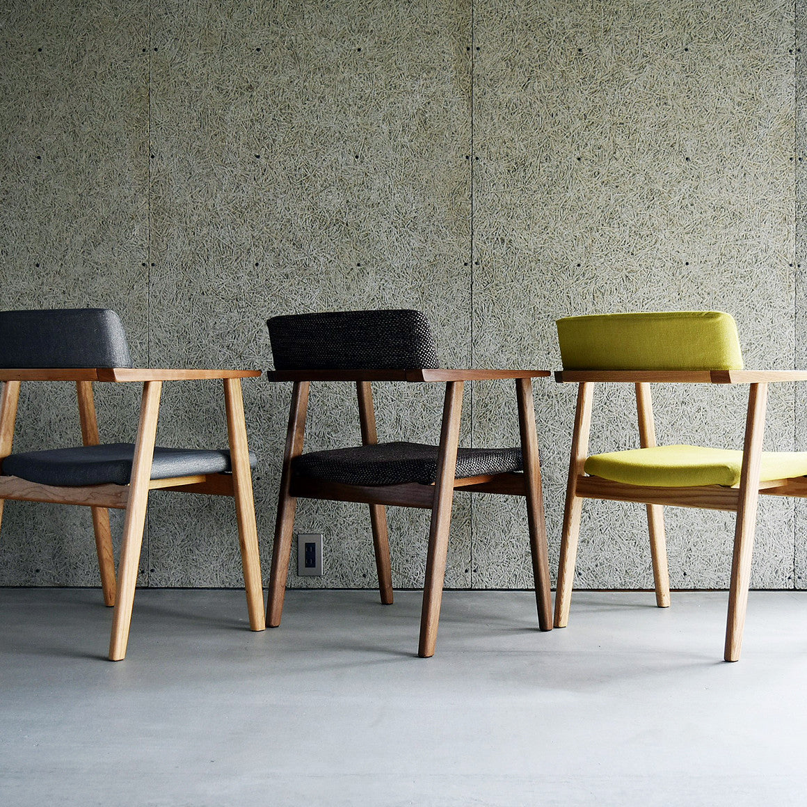 Nagano Interior - RISERVA arm chair DC309-1W - Dining Chair 