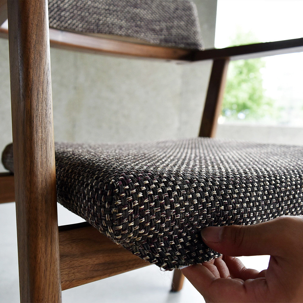 Nagano Interior - RISERVA arm chair DC309-1W - Dining Chair 