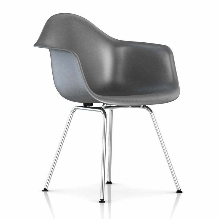 Herman Miller - Eames Molded Fiberglass Armchair 4-leg Base - Dining Chair 