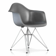 Herman Miller - Eames Molded Fiberglass Armchair Wire Base - Dining Chair 