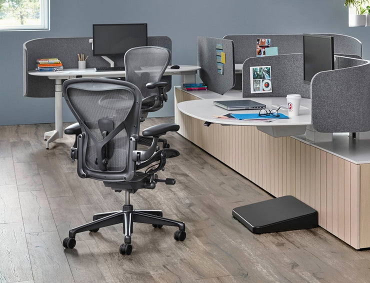 Herman Miller - New Aeron Chair Mineral in Size B - Task Chair 